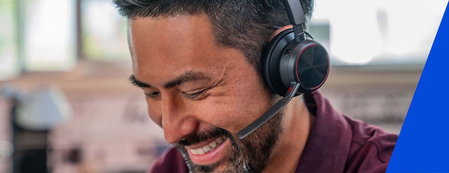 What Makes Poly Headphones the Best Choice for Office Use?