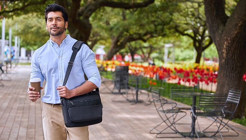 What Specs Matter for Frequent Travelers Using Business Laptops?